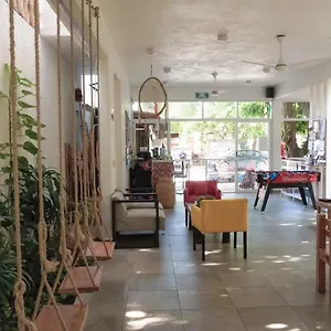 https://amorcito-corazon-hotel-hostal.quintano-roohotels.com